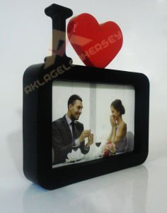 ROMANTİK TEKLİ SİYAH-BEYAZ KALPLİ ÇERÇEVE