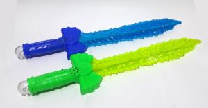 Pille Çalışan Sesli ve Işıklı 46cm Boyunda Tırtıklı Oyuncak Kılıc Savaş Oyuncakları