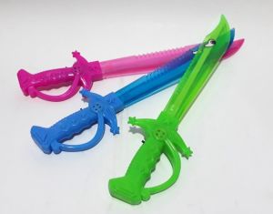 Pille Çalışan Sesli ve Işıklı 37cm Boyunda Eğimli Oyuncak Kılıc Savaş Oyuncakları