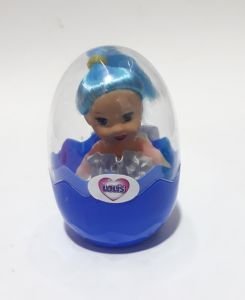 Renkli Saçlı Mini Etekli Loliş Bebek İçeren Şeffaf Kapaklı Yumurta Kumbara 8cm Boyunda 5cm Çapında