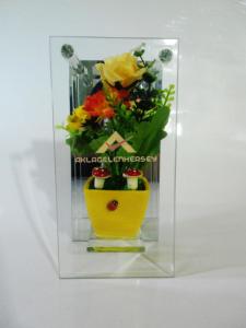 CAM KAFESLİ SİMLİ DESENLİ ÇİÇEKLİ CAM VAZO F-106