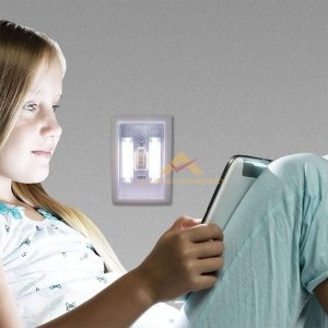 DÜĞMELİ KOLAY MONTAJ 2W LED IŞIK GECE LAMBASI
