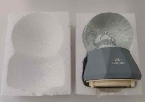 Işıklı Müzikli Püskürtmeli Kar Küresi Büyük Cam Fanusta TekTaşYüzük Romantik Çok Renkli Işık Show