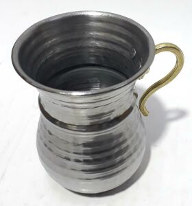 Pirinç Kulplu Çelik Dövme Paslanmaz Mat Çelikten İnce Belli Kupa Kaliteli Malzemeden Üretilmiştir