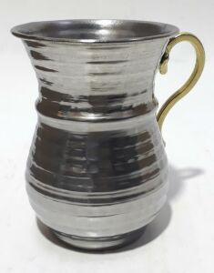 Pirinç Kulplu Çelik Dövme Paslanmaz Mat Çelikten İnce Belli Kupa Kaliteli Malzemeden Üretilmiştir