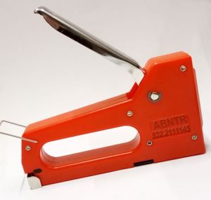 ABS Kırılmayan Plastik Gövde, Çelik Mekanizma Döşemeci Zımbalama Makinesi Mobilyacı Zımba Tabancası