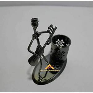 METAL TİTANYUM KAPLAMA GİTAR ÇALAN ADAM BİBLO