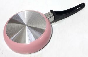 Tek Saplı 12cm Çapında 2,7cm Derinlikte Pratik Teflon Sos Tavası Kaliteli Malzemeden Üretilmiştir