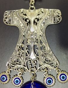 25x10cm Gümüş Kaplama Nazarlıklı Papatyalı Kaftan Gümüş Uğurlu Duvar Süsü