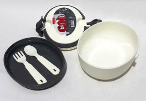 Çatal Kaşıklı Taşınabilir Kilitli Kapaklı Sızdırmaz Beslenme Kabı Kaliteli Plastikten Üretilmiştir