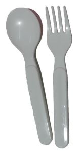 2 Renkte Çatal Kaşıklı Taşınabilir Kapaklı Sağlam Beslenme Kutusu Kaliteli Plastikten Üretilmiştir