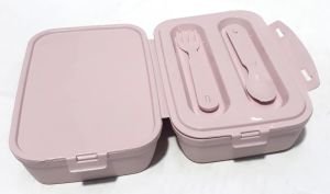 4 Gözlü Çatal Kaşıklı Taşınabilir Kapaklı Sağlam Beslenme Kutusu Kaliteli Plastikten Üretilmiştir