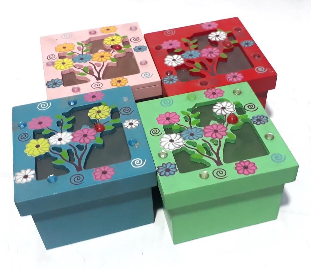 11x11x8cm Boyutlarında Ağaç Desenli Boncuklu Ahşap Hediye Kutusu Kaliteli Ahşaptan Üretilmiştir