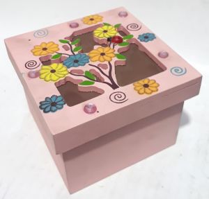 11x11x8cm Boyutlarında Ağaç Desenli Boncuklu Ahşap Hediye Kutusu Kaliteli Ahşaptan Üretilmiştir