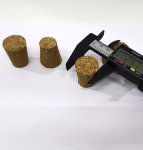 4 Adet BüyükBoy 26mm Doğal Mantar Tıpa %100 Orijinal Şişe Kapatıcı Gaz Kaçırmaz Hava Almaz Sağlıklı Organik Tıkaç